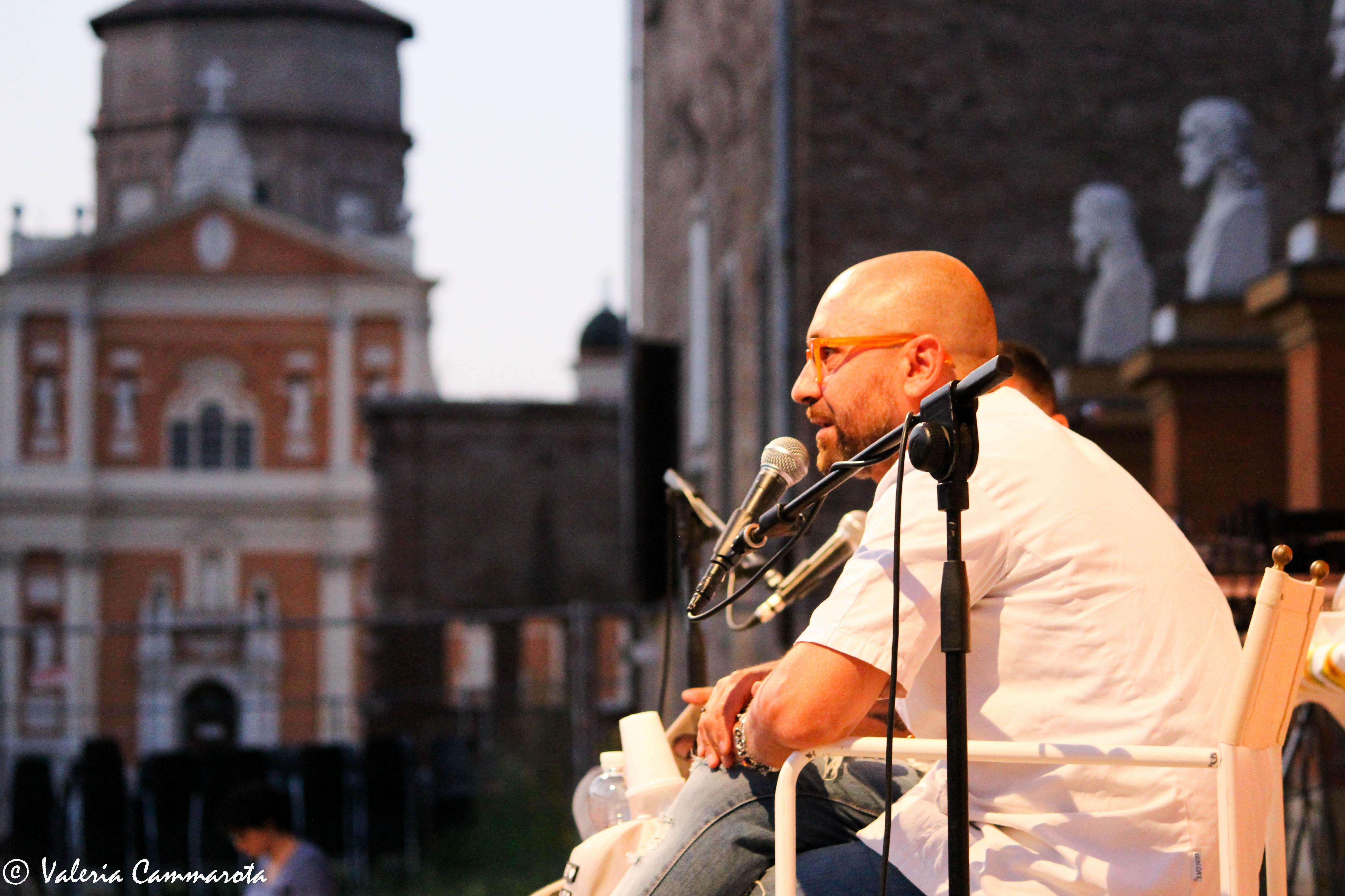 Lo chef Ferrarini in piazza per lo show cooking