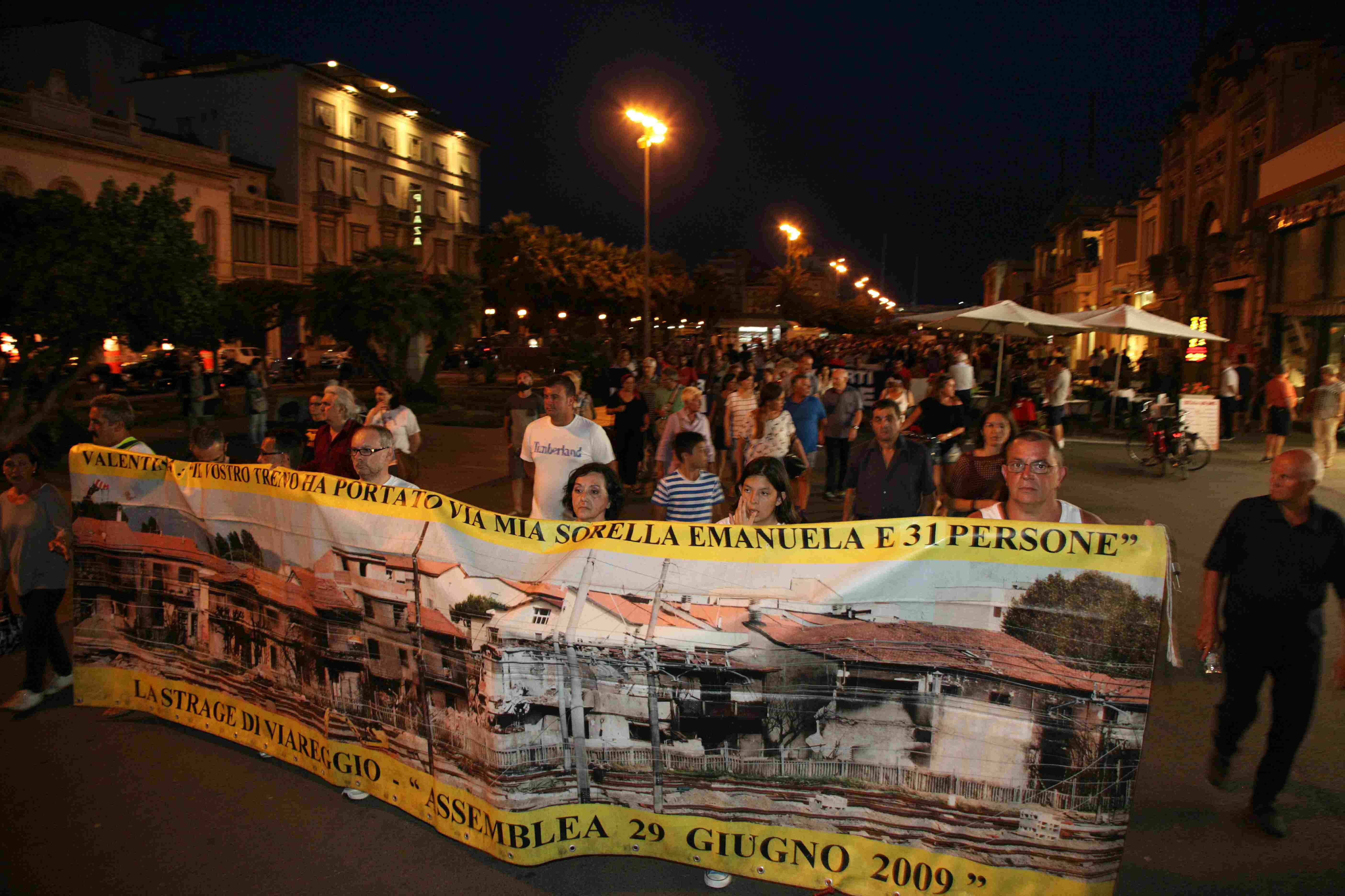 Il corteo in Passeggiata