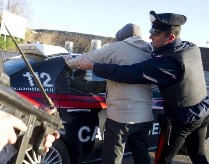 Tenta una truffa, arrestato falso carabiniere 