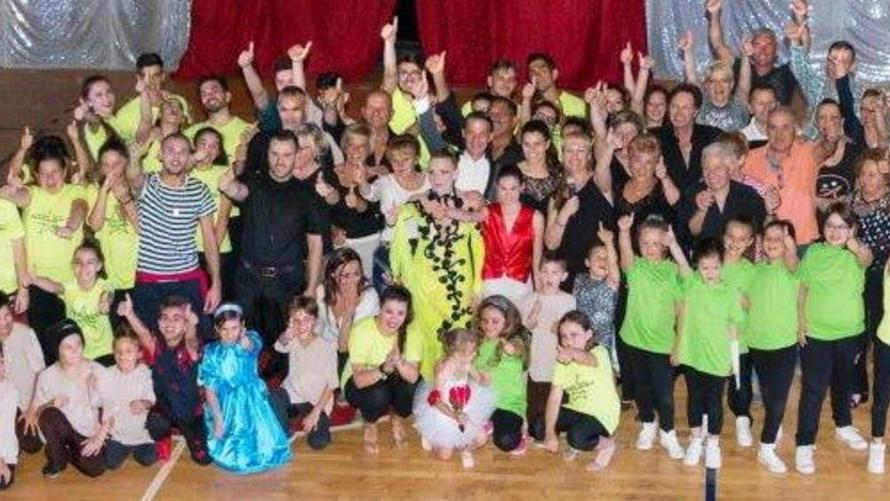 Saggio di fine corso della società Danzamania Cecina al palazzetto