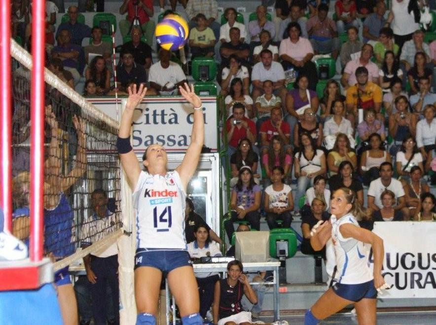 Alessia Orro trova compagnia in cabina di regia 