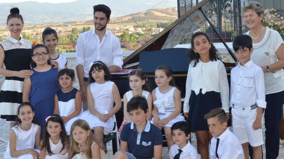 Grande successo del saggio della scuola di musica classica