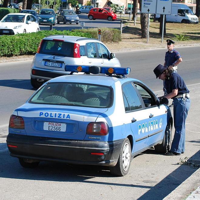 Ladri entrano in casa di giorno e scardinano la cassaforte