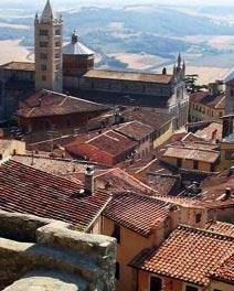 Viveva da sola, trovata morta in casa
