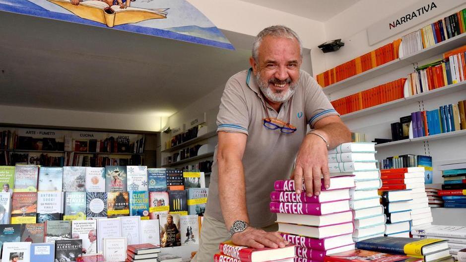 Letture sotto il sole La libreria Palomar approda a Marina