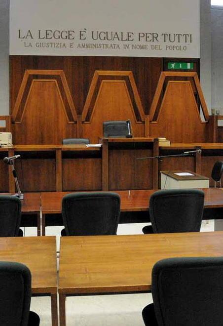 «Violentata e segregata» L’ex compagno a processo per violenza sessuale 