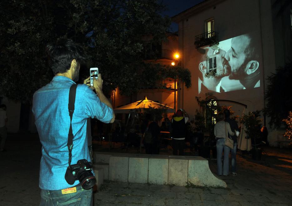 Il progetto “Shoot me” contro l’omofobia