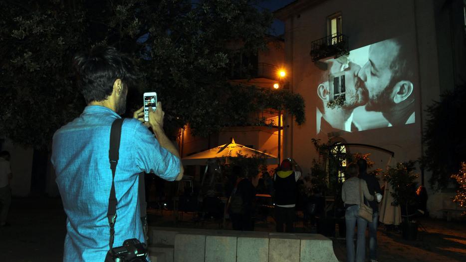 Il progetto “Shoot me” contro l’omofobia