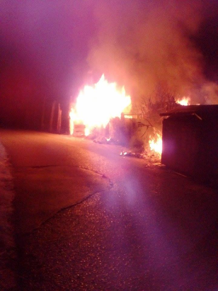 Incendio a Santomato: prende fuoco un capanno