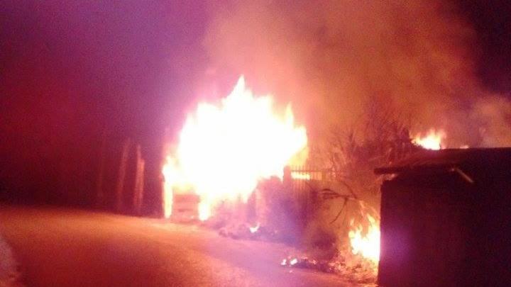 Incendio a Santomato: prende fuoco un capanno