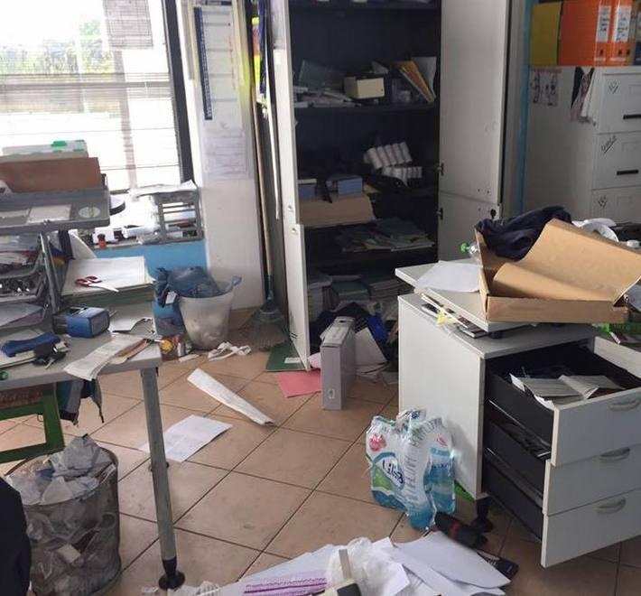Mettono a soqquadro il distributore Tamoil
