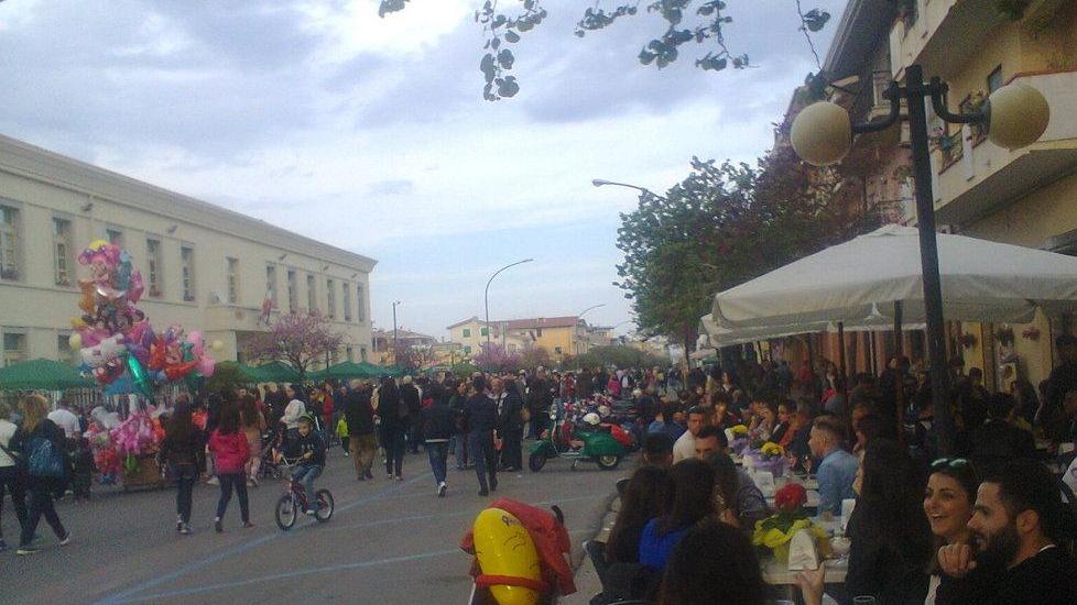 Al via il mercatino estivo con artigiani e hobbisti