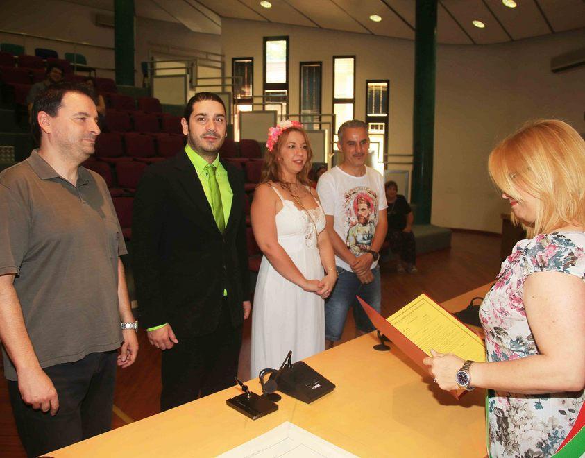 «Un testo su di loro? Vediamo» 