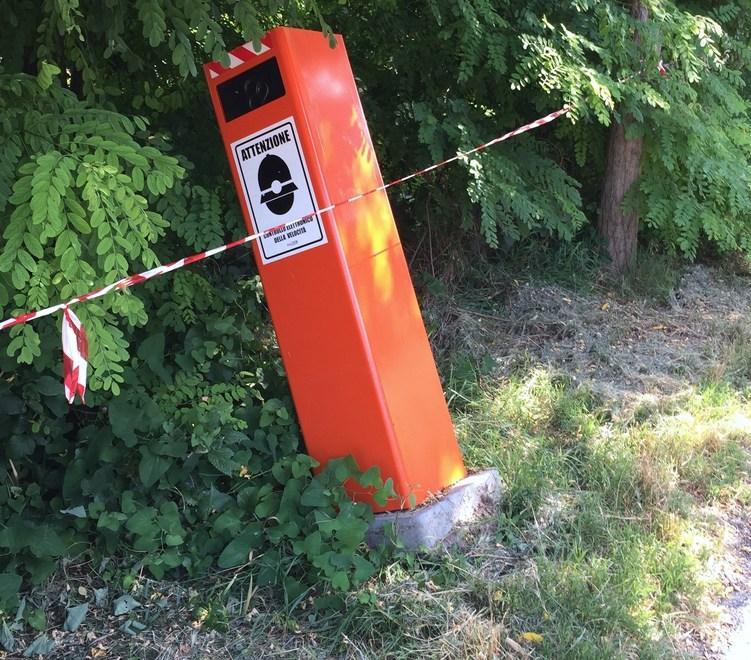 Insorge via Prinella per i danni allo speed check