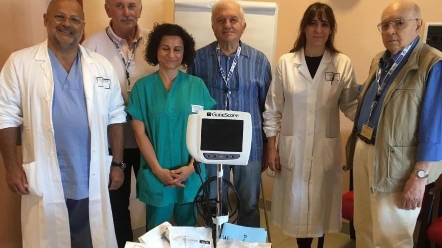 L’Apt dona un laringoscopio dopo il furto all’ospedale
