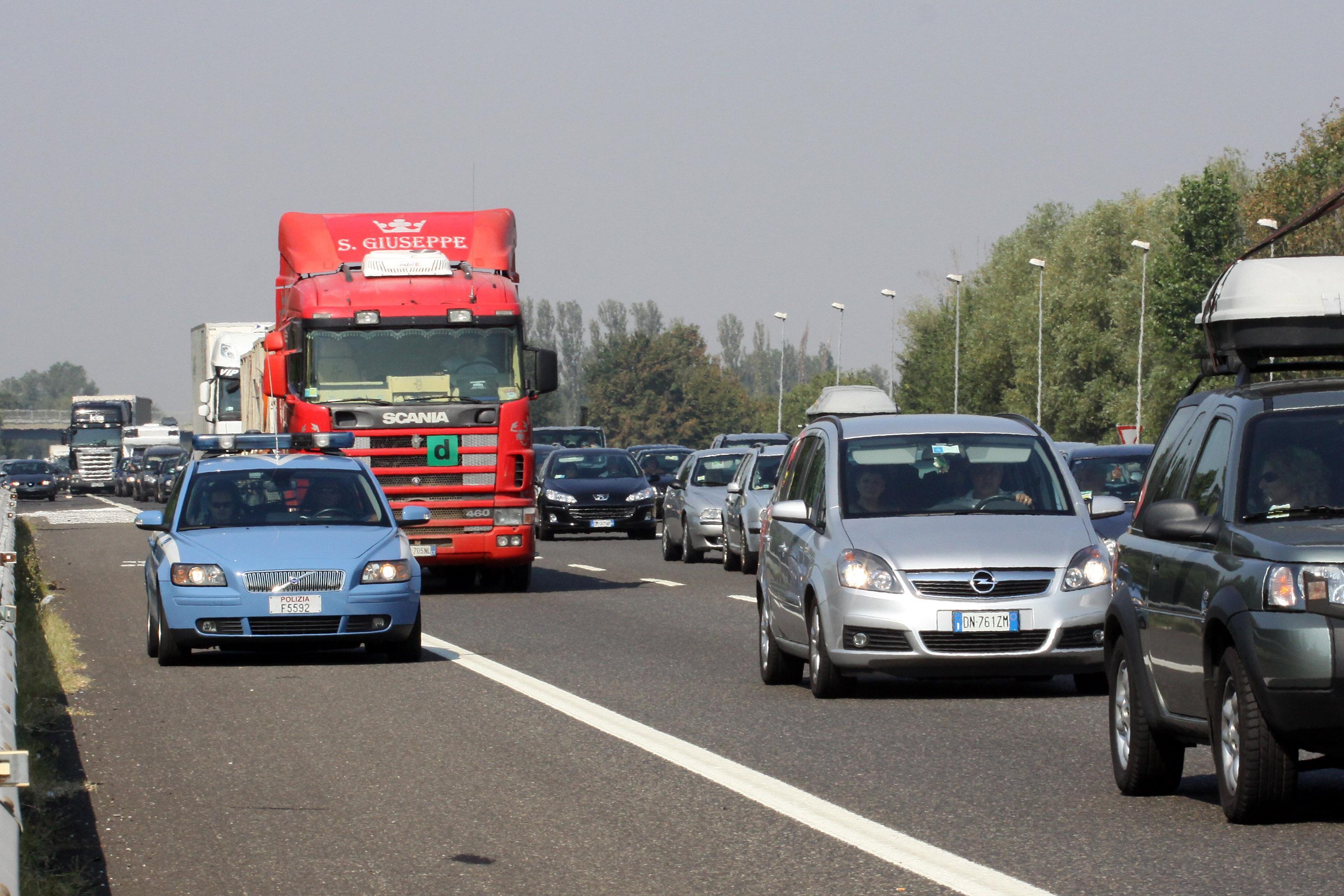 Un tratto dell'autostrada A14 in prossimità dell'intersezione con Modena Sud