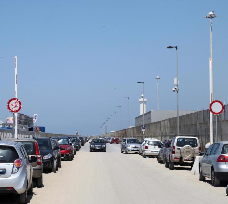 Stop ai parcheggi per la spiaggia libera, proteste a Viareggio