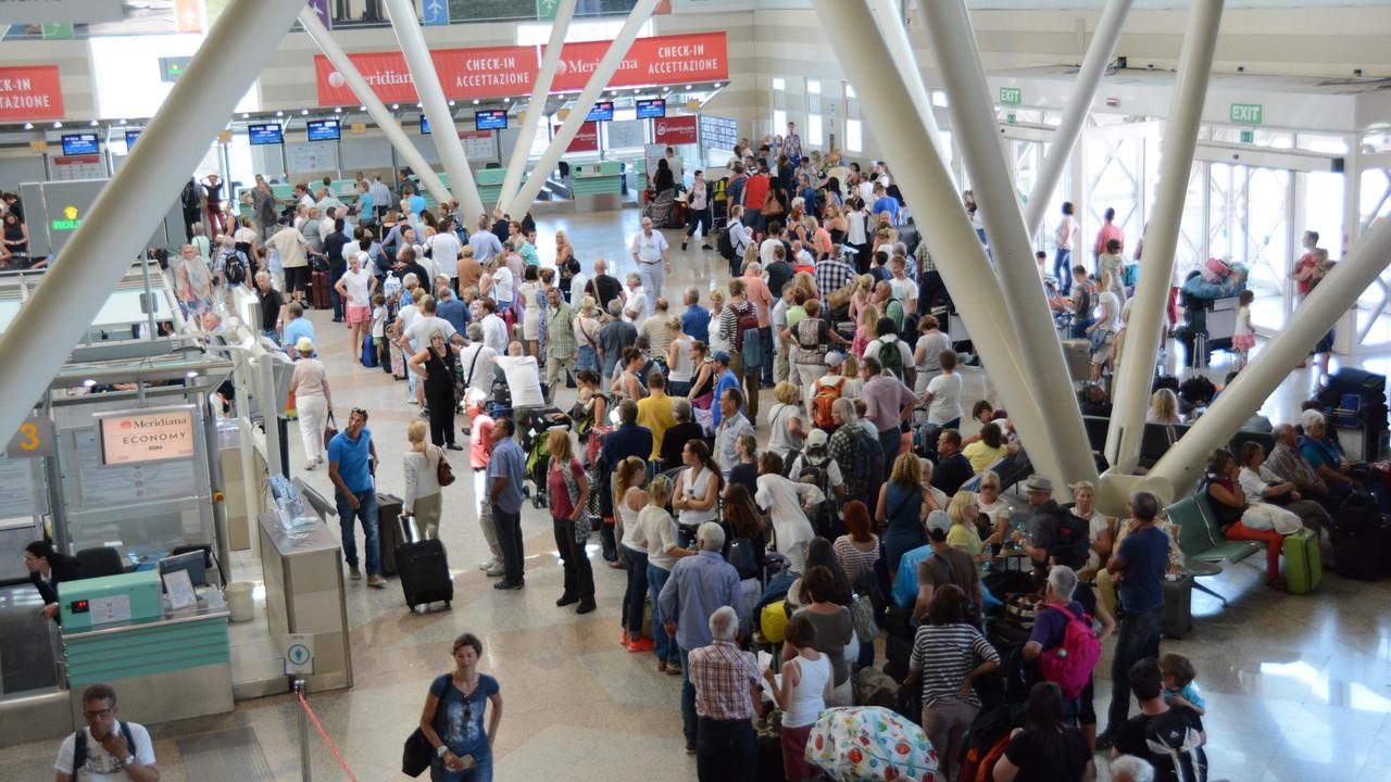 Meridiana, personale ancora in malattia: cancellati altri 26 voli