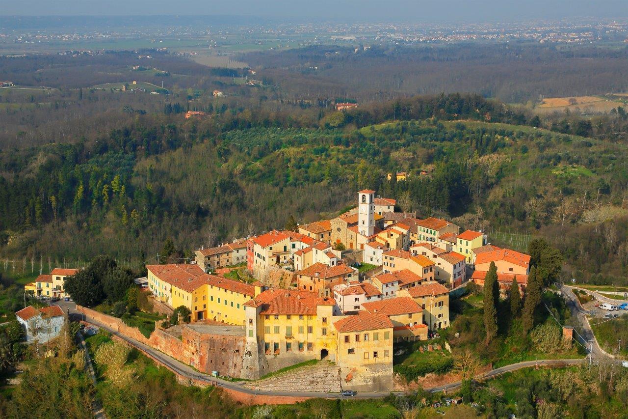Una veduta di Montecastello dall'alto