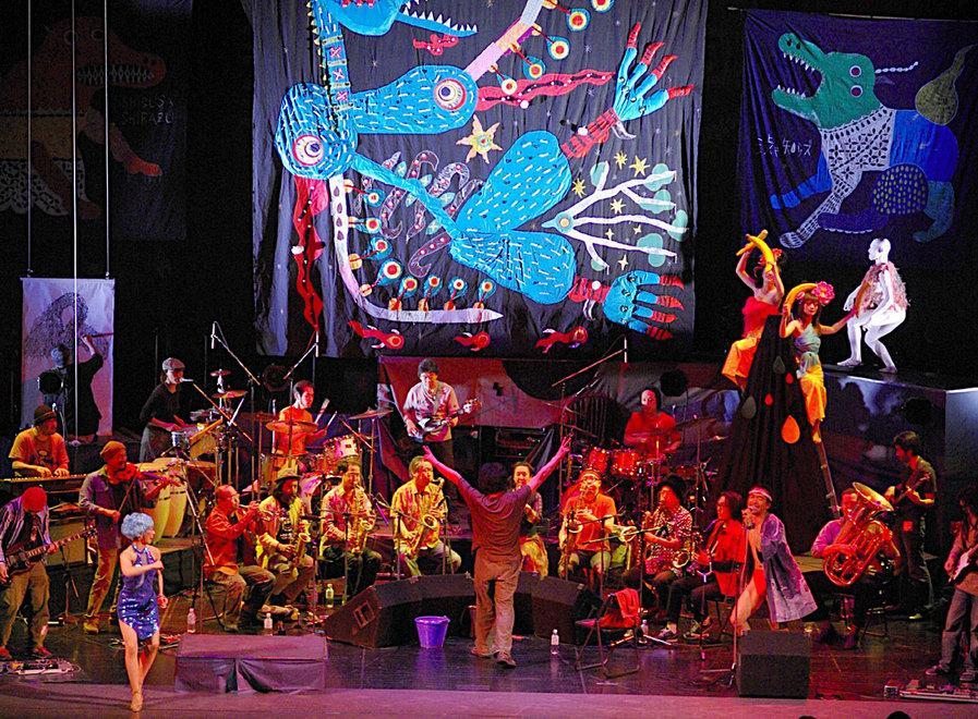 La Shibusa Shirazu, spettacolo-concerto con dragoni volanti 