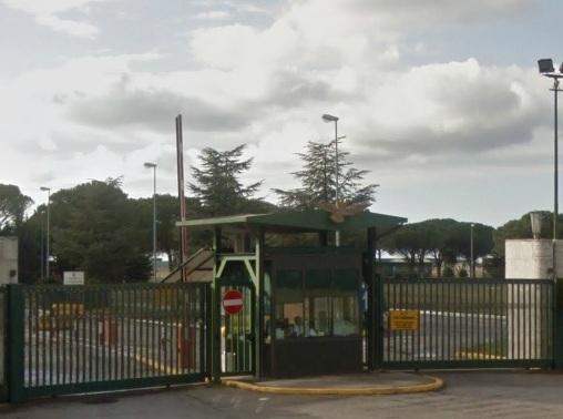 Schiacciato dal cancello fa causa al ministero 