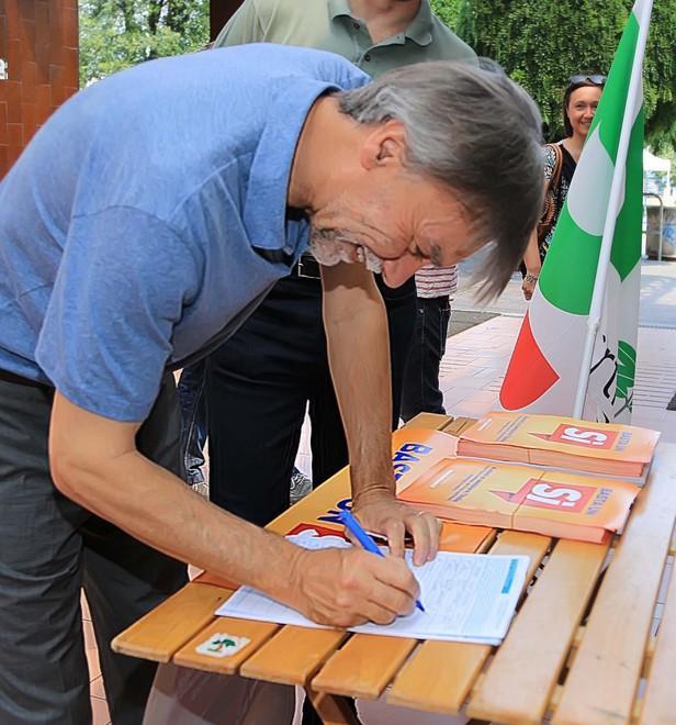 Contestato Delrio durante il banchetto 