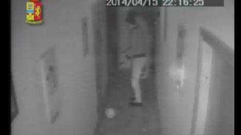 La prima rissa tra cinesi in via Marianna Nistri, immagini dalla telecamera di sorveglianza