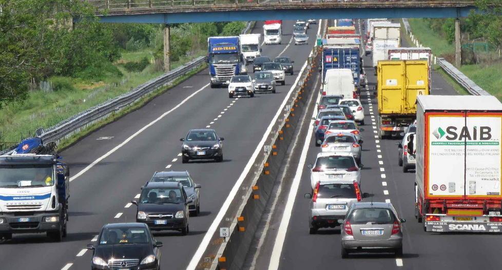 Barriere antinquinamento e una “cintura” di alberi 