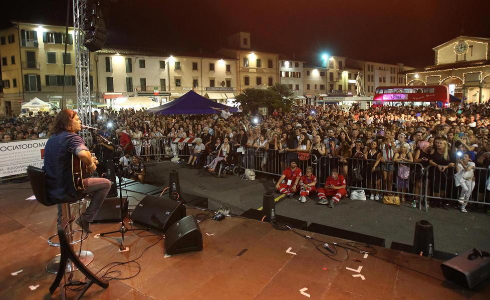 Grignani scalda il pubblico e la Notte Bianca fa centro 
