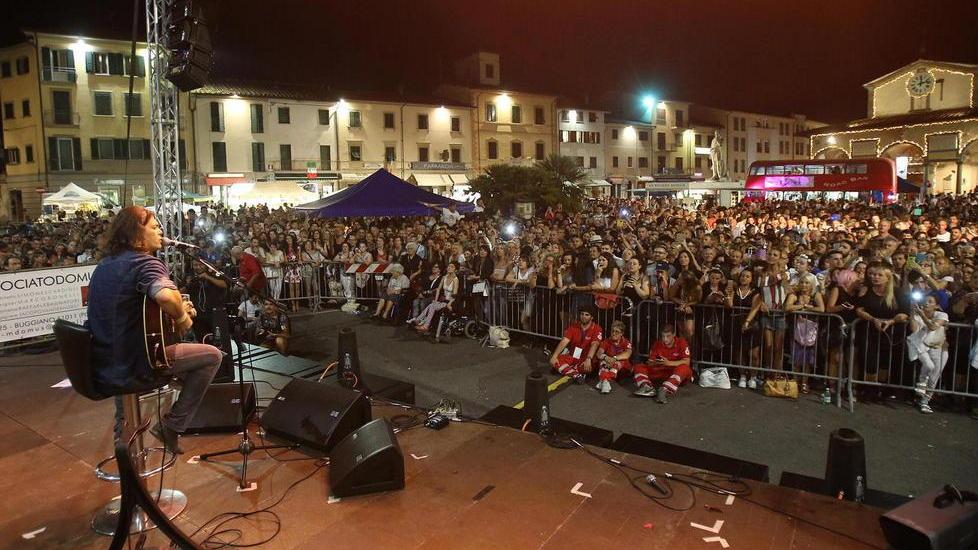 Grignani scalda il pubblico e la Notte Bianca fa centro