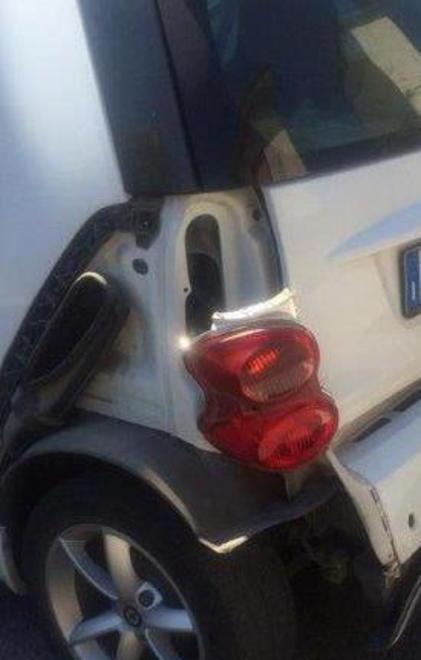 Camper danneggia l’auto dell’assessora Montagnani