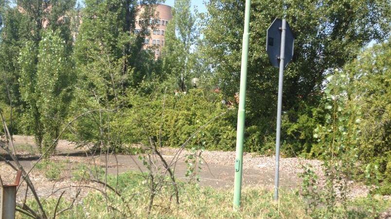 Bivacchi nel parcheggio di via Della Valle