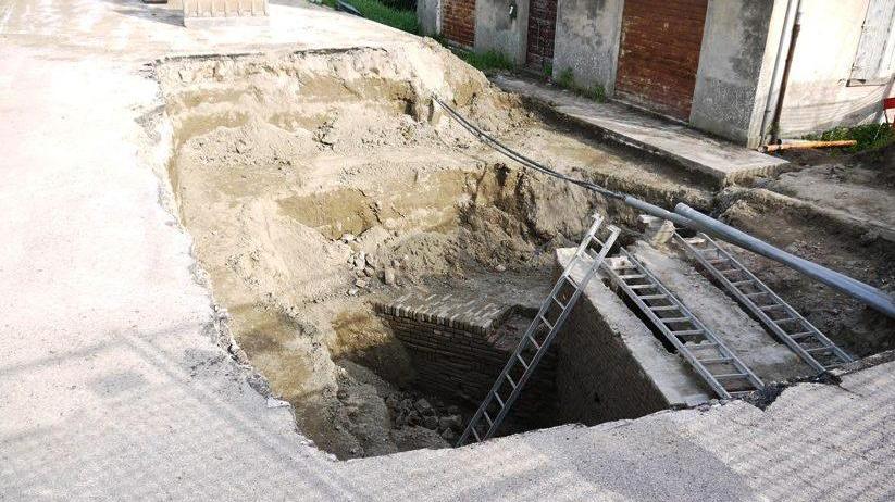 Lavori per sistemare l’argine, chiusa da oggi via Borgatti