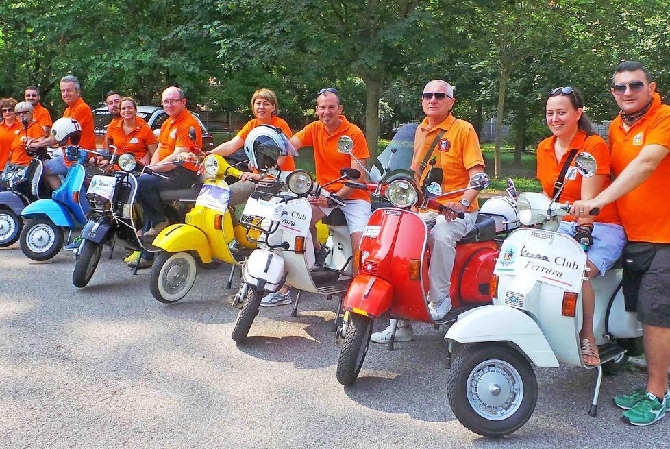 Raduno del Vespa club nell’ambito della Gad Up