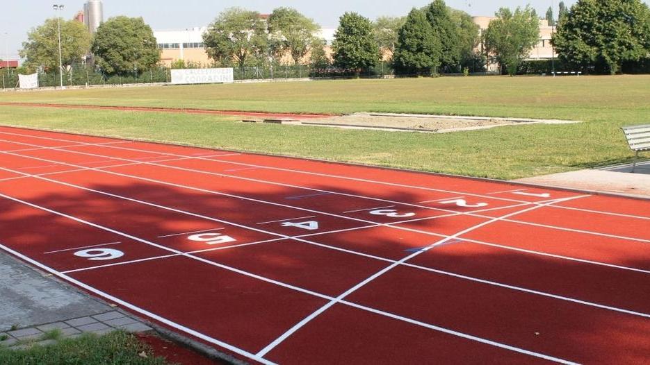 Rubiera, riaprono la pista di atletica e i campi da tennis