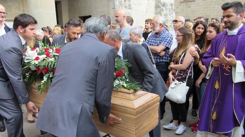 Tutta Pavullo piange mamma Pia , stroncata a 52 anni