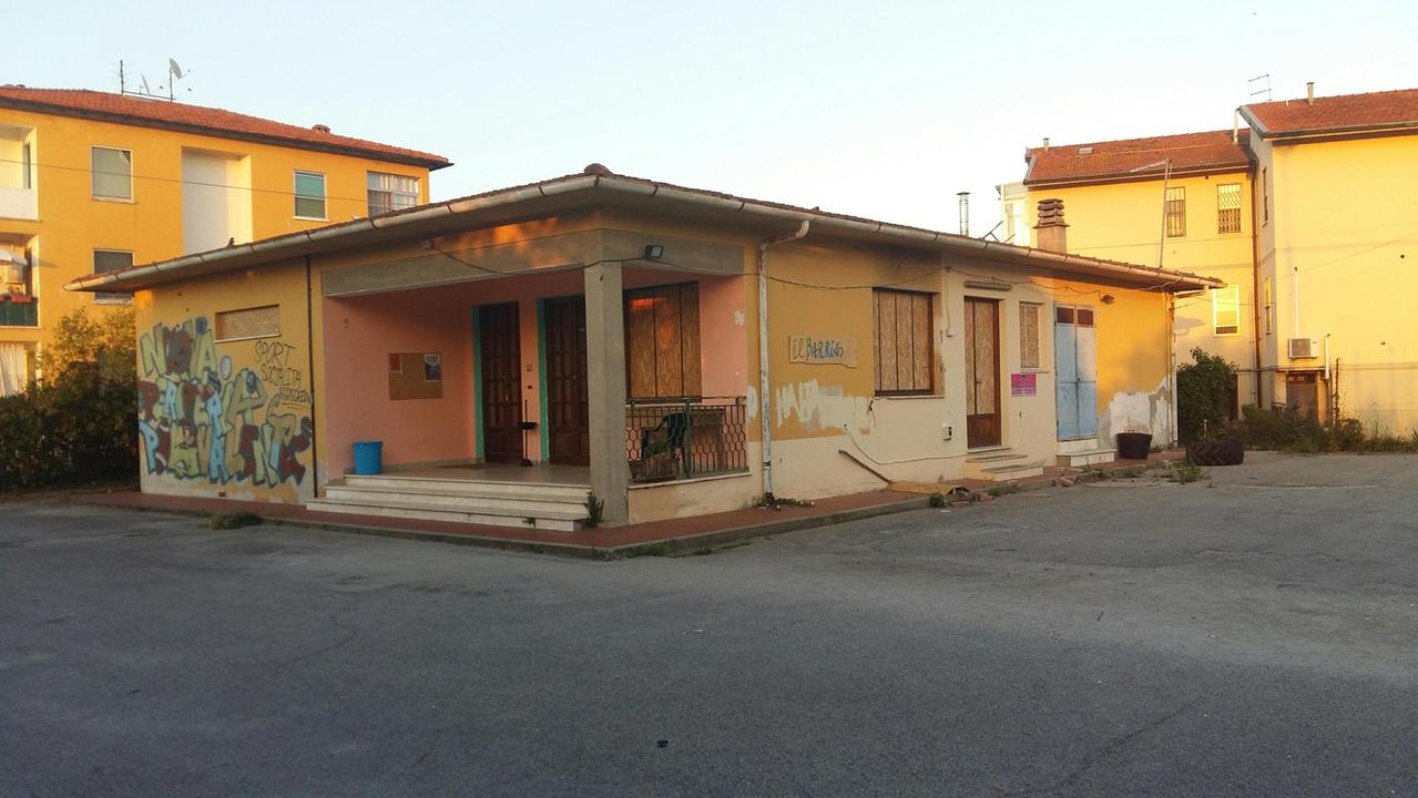 La palazzina del custode e degli spogliatoi