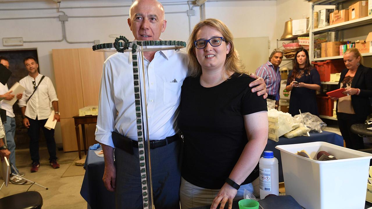 Renzo Macelloni ed Elisa Piludu con la cintura di Isadora (Foto Franco Silvi)
