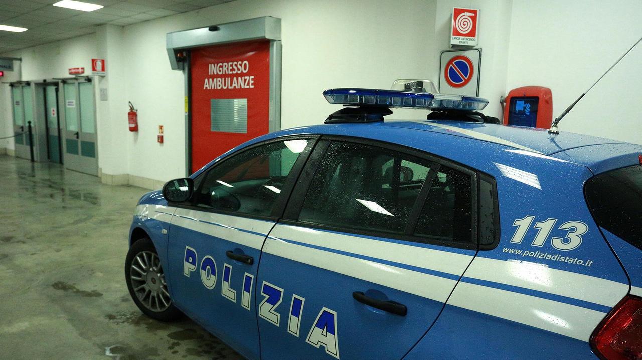 Maxi inseguimento a Marina recuperato carico di tabacchi