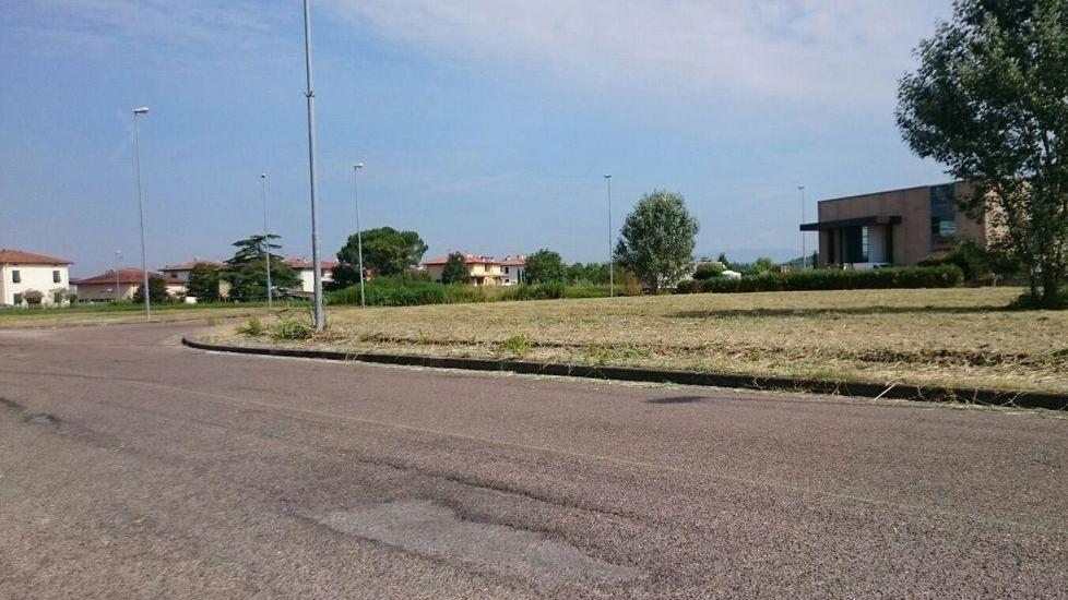Via il canneto all’incrocio pericoloso