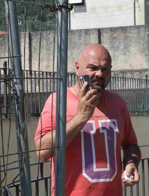 Va a fuoco un negozio paura in zona stazione 