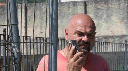 Va a fuoco un negozio paura in zona stazione