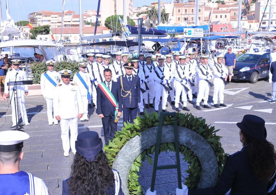 La fanfara di Bergamo suona in omaggio a Garibaldi