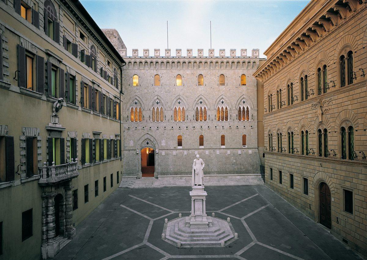 Rocca Salimbeni, la sede del Monte dei Paschi di Siena