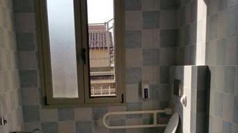 Devastati dai vandali il bagno della Misericordia di Galciana
