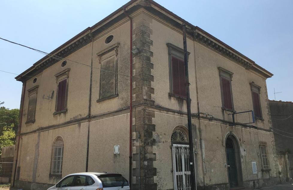 Profughi, spunta l’ipotesi dell’albergo 