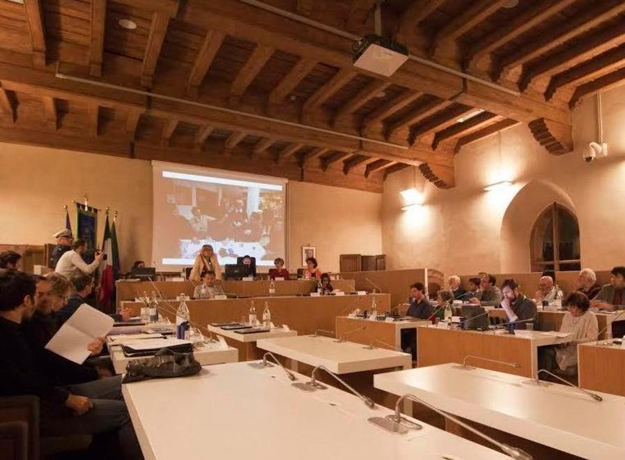 Comune: taglio alle spese ma interventi urbanistici 