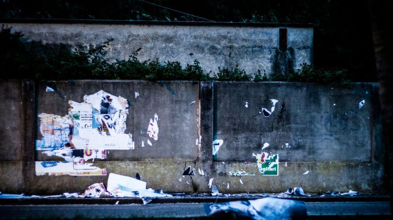I manifesti bruciati a Palmas Arborea