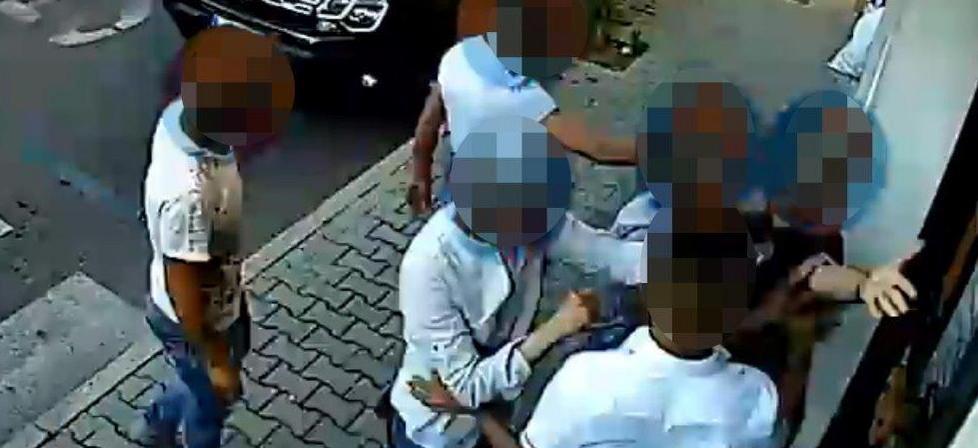 I residenti del centro città «Noi ostaggi dei banditi» 