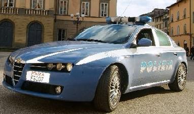 Accoltella la moglie per gelosia 